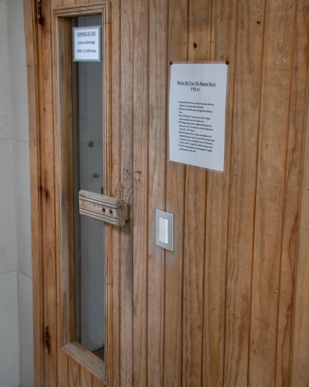 Amplio Alojamiento En Parque Arauco 2d2b Apartamento Santiago